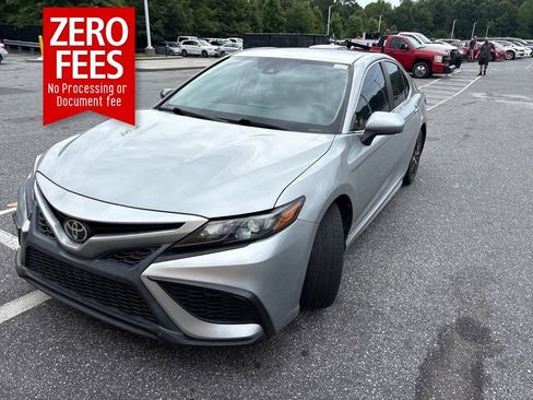 Used 2021 Toyota Camry SE FWD image 1