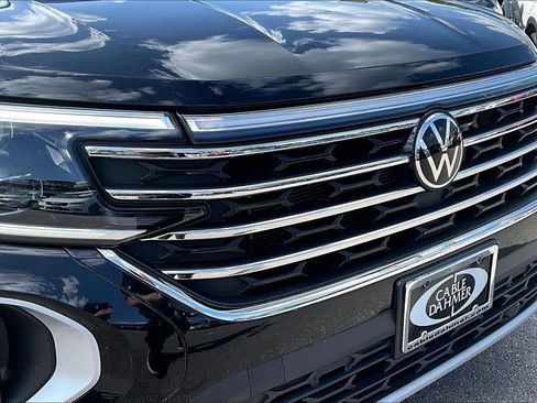 Used 2024 Volkswagen Atlas SE AWD/4WD image 29