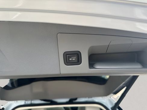 Used 2020 Cadillac XT5 Premium Luxury AWD/4WD image 29