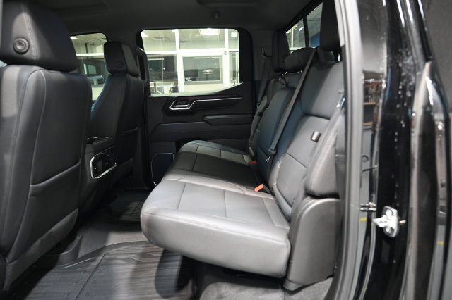 Used 2025 GMC Sierra 1500 SLT w/ SLT Premium Plus Package AWD/4WD image 14