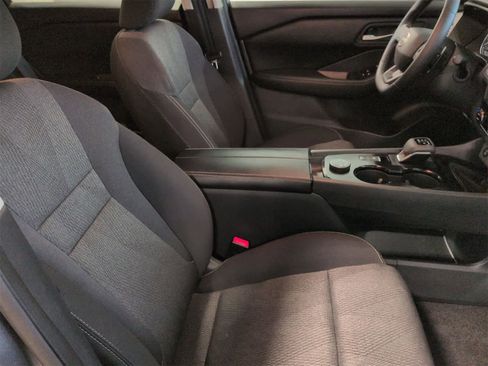 Used 2025 Nissan Rogue SV image 22