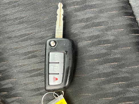 Used 2018 Nissan Rogue S image 23