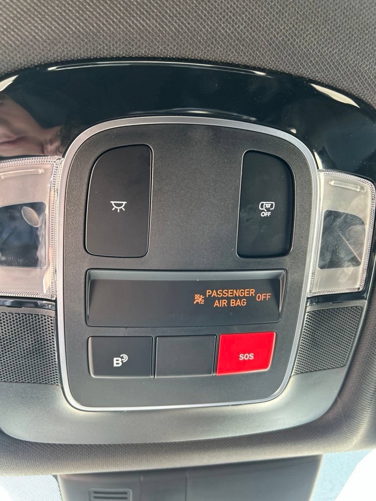 Used 2025 Hyundai Santa Cruz SE AWD/4WD image 20