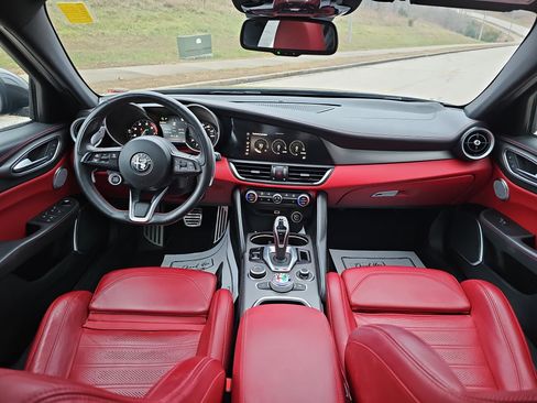 Used 2021 Alfa Romeo Giulia Ti Sport image 15