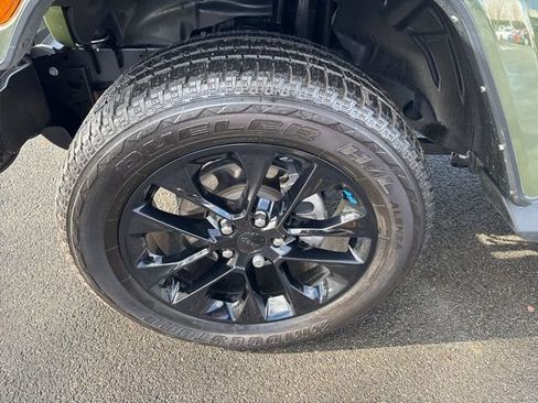 Used 2022 Jeep Wrangler Unlimited Sahara 4xe image 38