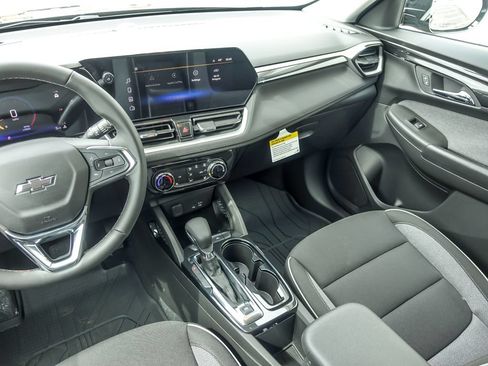 Used 2026 Chevrolet TrailBlazer LT w/ Midnight Edition FWD image 17