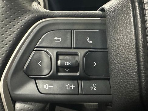 Used 2025 Toyota 4Runner SR5 image 19