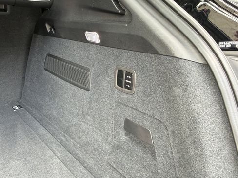 Certified 2024 Porsche Cayenne AWD/4WD image 21