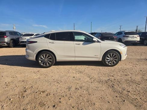 New 2026 Buick Envista Avenir image 4