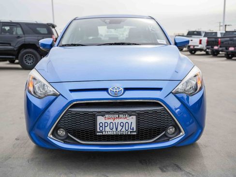 Used 2020 Toyota Yaris LE image 2