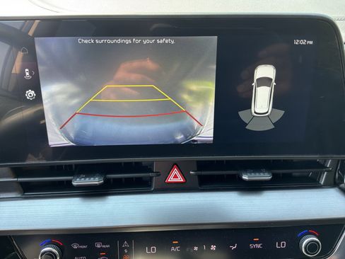 Used 2025 Kia Sportage EX FWD image 25