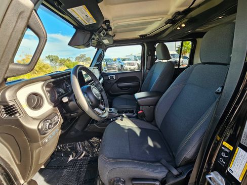 Used 2025 Jeep Wrangler Unlimited Sport S 4xe AWD/4WD image 17