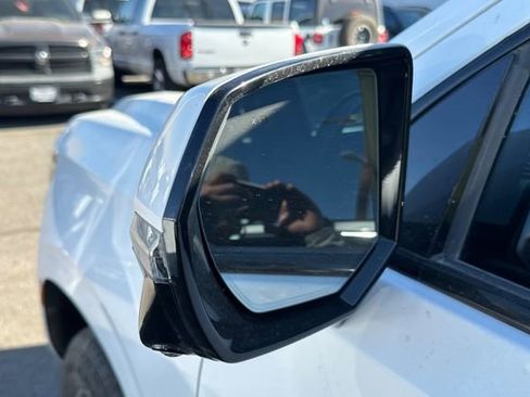 Used 2022 Chevrolet Tahoe Z71 w/ Luxury Package image 7