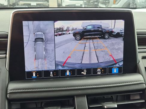 Used 2021 Chevrolet Tahoe Z71 w/ Z71 Off-Road Package AWD/4WD image 7