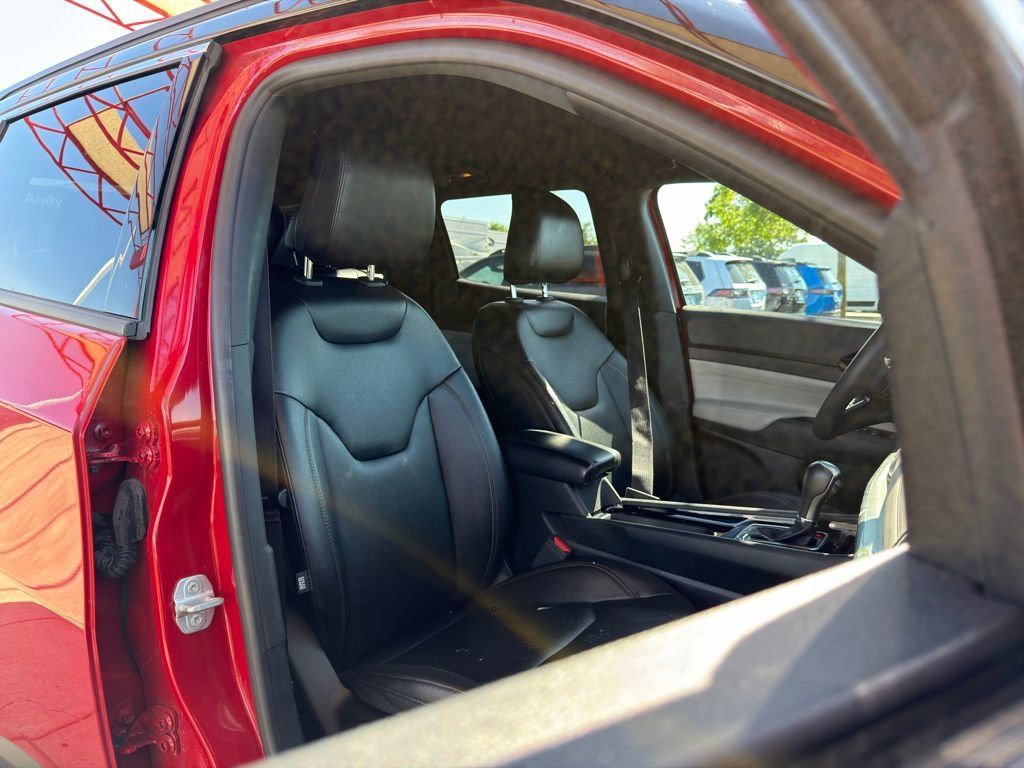Used 2024 Jeep Compass Limited AWD/4WD image 33