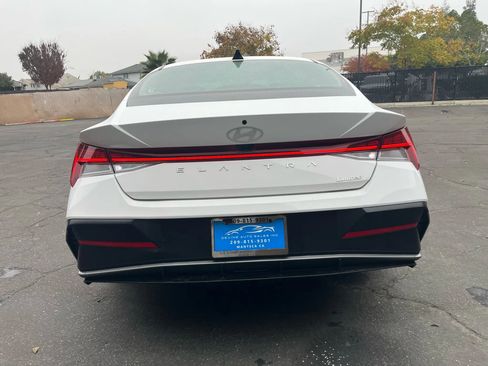 Used 2025 Hyundai Elantra Limited image 5