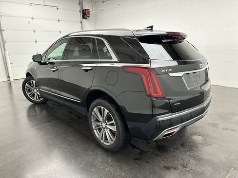 Used 2025 Cadillac XT5 Premium Luxury image 8