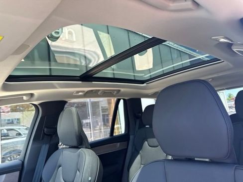 Certified 2025 Volvo XC90 B6 Plus AWD/4WD image 27