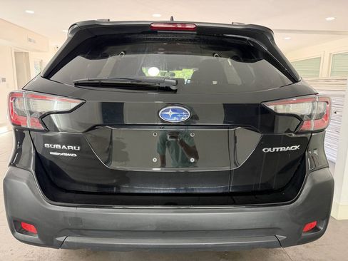 Used 2023 Subaru Outback Premium AWD/4WD image 7