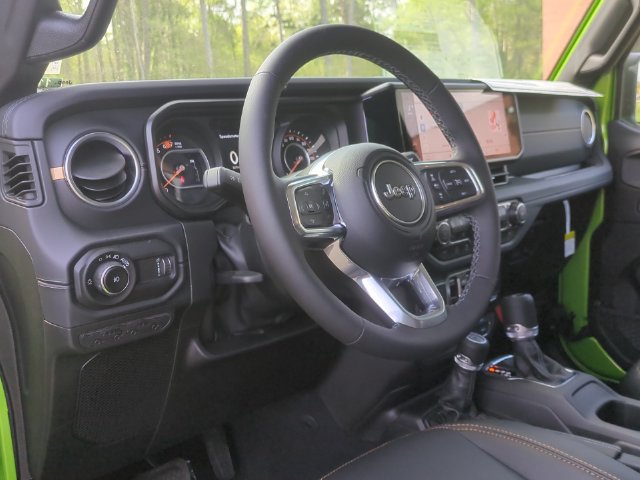 New 2026 Jeep Wrangler Unlimited Sahara AWD/4WD image 29