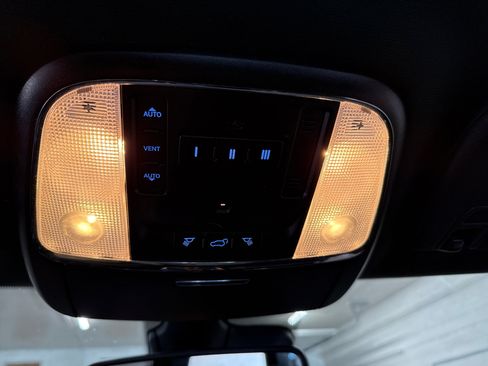 Used 2018 Dodge Durango R/T w/ Technology Group image 29