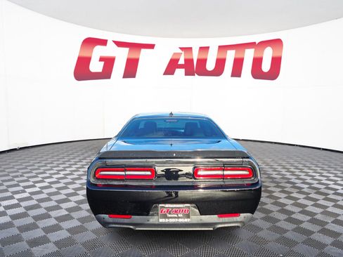Used 2015 Dodge Challenger R/T Scat Pack w/ Scat Pack Appearance Package image 5