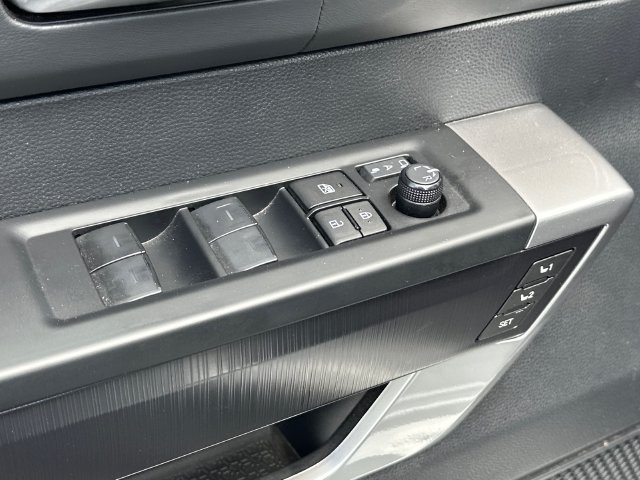 Used 2023 Toyota Tundra Platinum AWD/4WD image 17