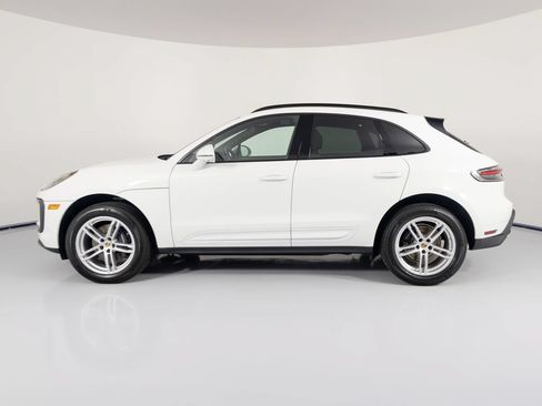 Certified 2026 Porsche Macan AWD/4WD image 2