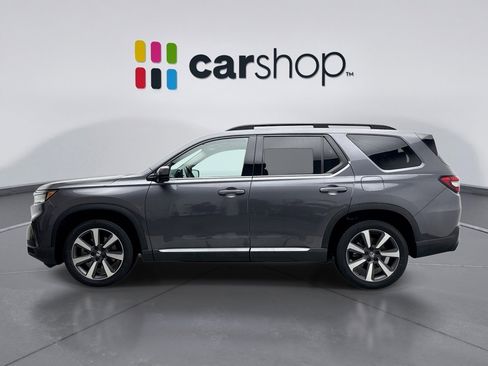 Used 2024 Honda Pilot Touring image 2
