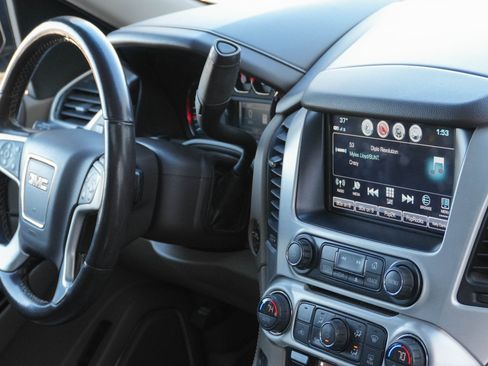 Used 2019 GMC Yukon SLT w/ Graphite Edition image 7