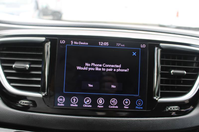 Used 2019 Chrysler Pacifica Touring-L w/ Advanced Safetytec Group FWD image 17