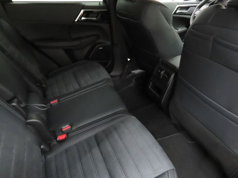 New 2026 Mitsubishi Outlander LE image 23