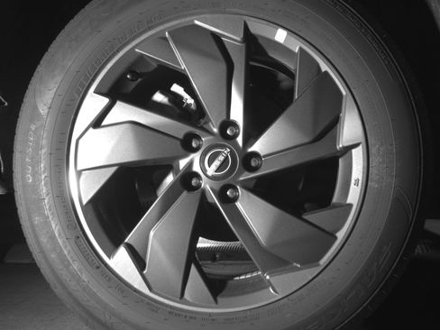 Used 2025 Nissan Rogue SV image 15