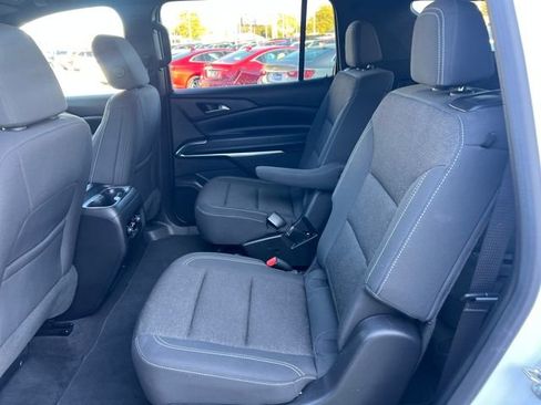 Certified 2025 Chevrolet Traverse LT image 14