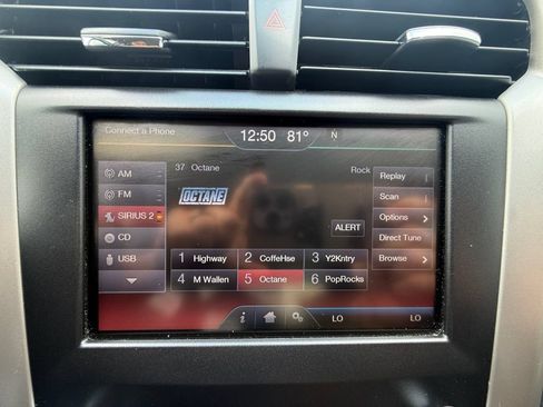 Used 2015 Ford Fusion SE w/ Equipment Group 202A FWD image 27