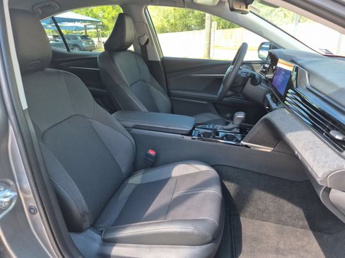 Used 2026 Toyota Camry XLE FWD image 27