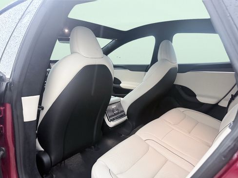 Used 2023 Tesla Model S Plaid image 39