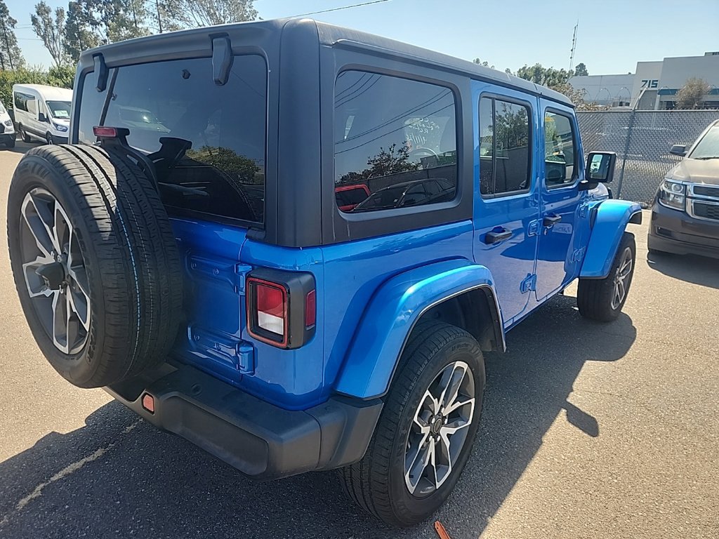 Used 2024 Jeep Wrangler Unlimited AWD/4WD image 12