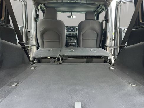 Used 2018 Jeep Wrangler Unlimited Sport S AWD/4WD image 14