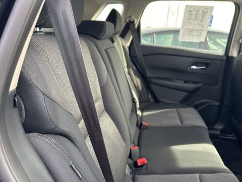 Used 2025 Nissan Rogue SV image 24