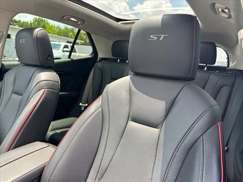 Certified 2023 Buick Envision Essence w/ Technology Package I AWD/4WD image 24
