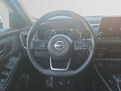 Used 2023 Nissan Rogue SV image 13
