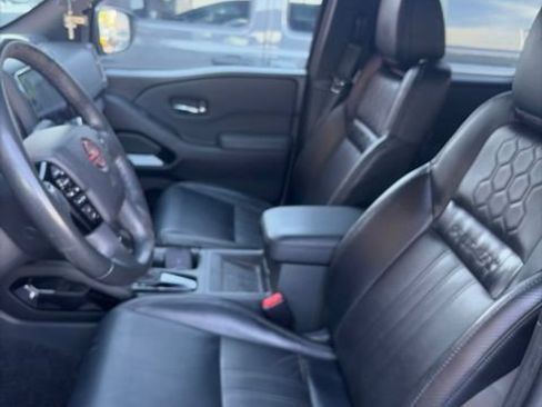 Used 2022 Nissan Frontier PRO-4X w/ Pro-4X Premium Package AWD/4WD image 15