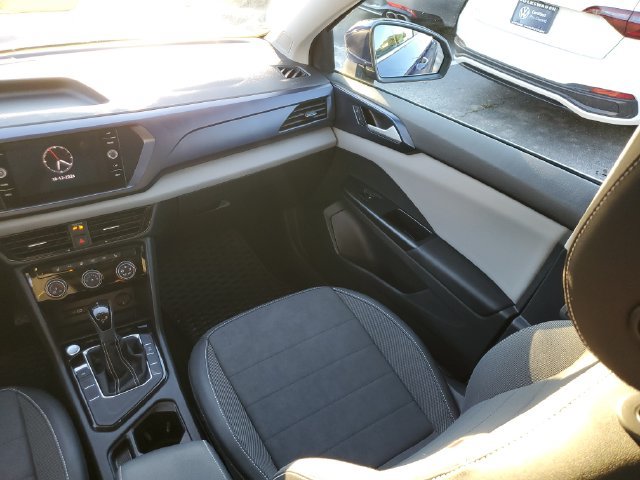 Certified 2023 Volkswagen Taos SE w/ Panoramic Sunroof Package FWD image 9