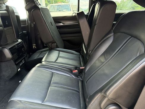 Used 2024 Jeep Wagoneer L Series II w/ Flexible Seating Group AWD/4WD image 14