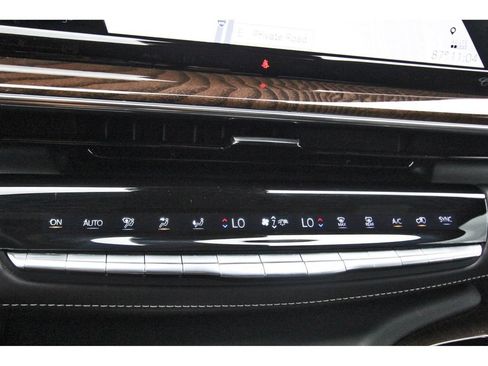 Used 2021 Cadillac Escalade Sport Platinum AWD/4WD image 25