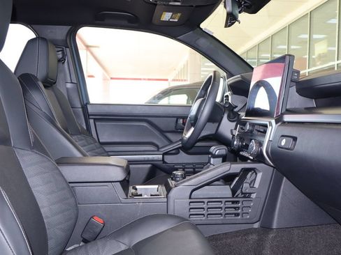 Used 2025 Toyota 4Runner TRD Off-Road Premium w/ Tow Technology Package AWD/4WD image 40