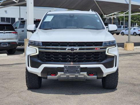 Used 2022 Chevrolet Tahoe Z71 w/ Luxury Package AWD/4WD image 2