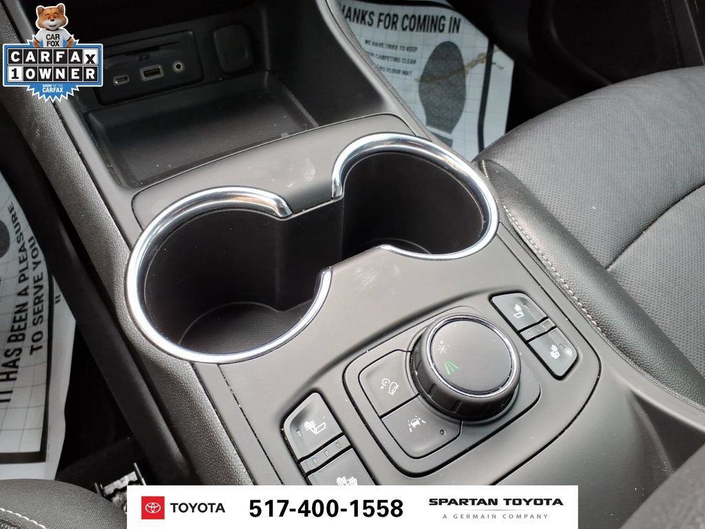 Used 2024 GMC Terrain SLT FWD image 22