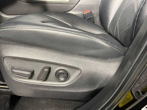 Used 2024 Toyota Highlander Platinum image 20